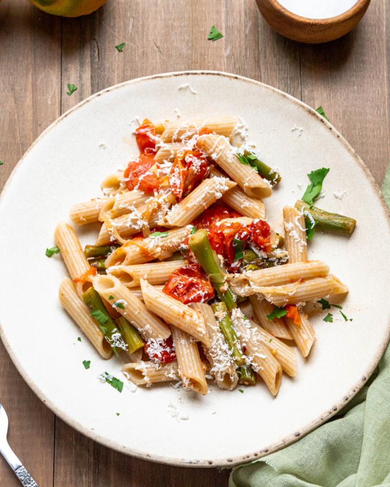Pasta with Roasted Tomatoes and Asparagus - Stillwood Kitchen
